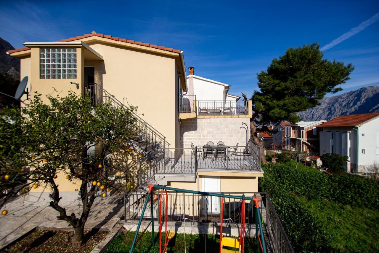 Lana Apartment Prcanj Luaran gambar